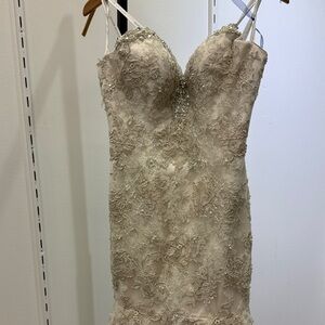 Justin Alexander | Signature Wedding Dress | Size 8